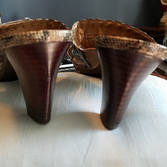 Anne Klein Snakeskin Print Slides - Picture 6 of 8